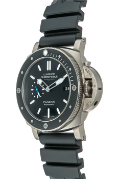 Luminor Submersible Titanium Automatic