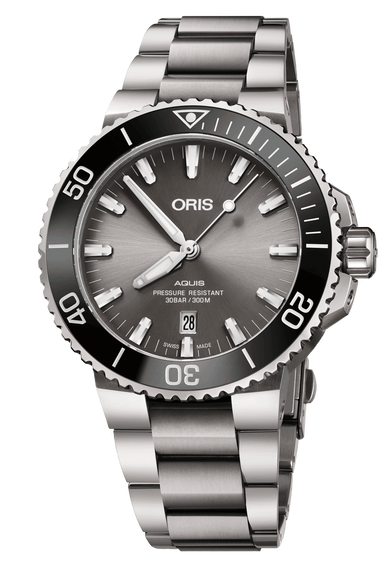 Aquis Titanium Date