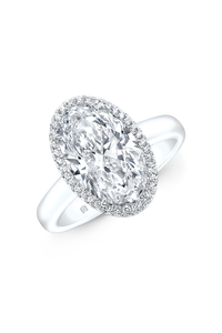 Oval cut Diamond Halo Solitaire in Platinum