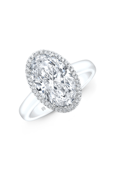 Oval cut Diamond Halo Solitaire in Platinum