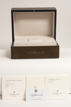 Venturer Small Seconds XL White Gold Manual