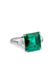 Emerlad Cut Emerald Ring
