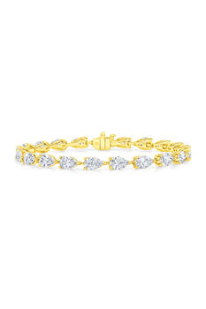 Pear Cut Diamond Bracelet in Yellow Gold