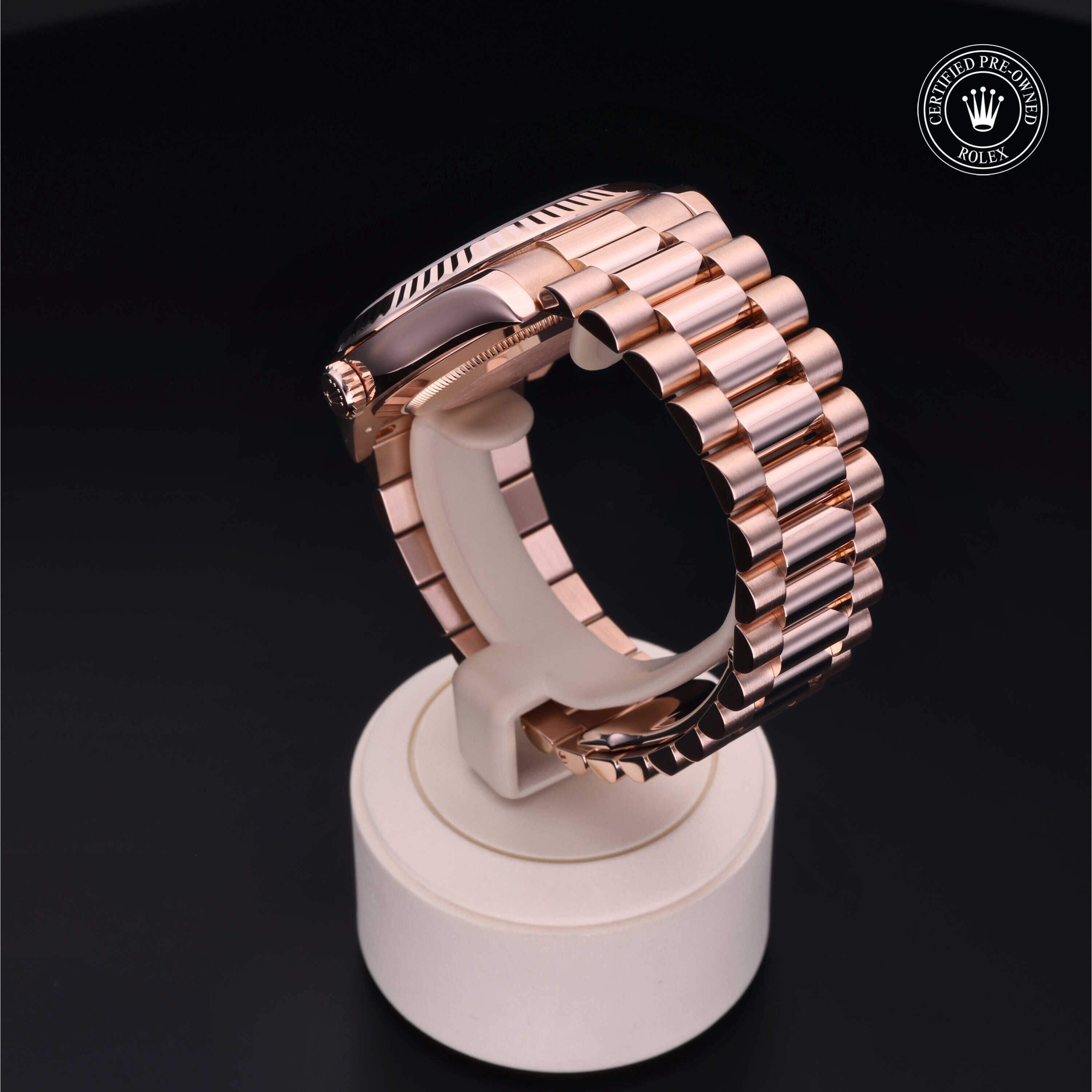 【真作】掛軸　冬之白兎　精密描写　名品　合箱入　O120 Pre-Owned Rolex Day-Date II (218235)