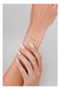 Pear Cut Diamond Bracelet in White Gold