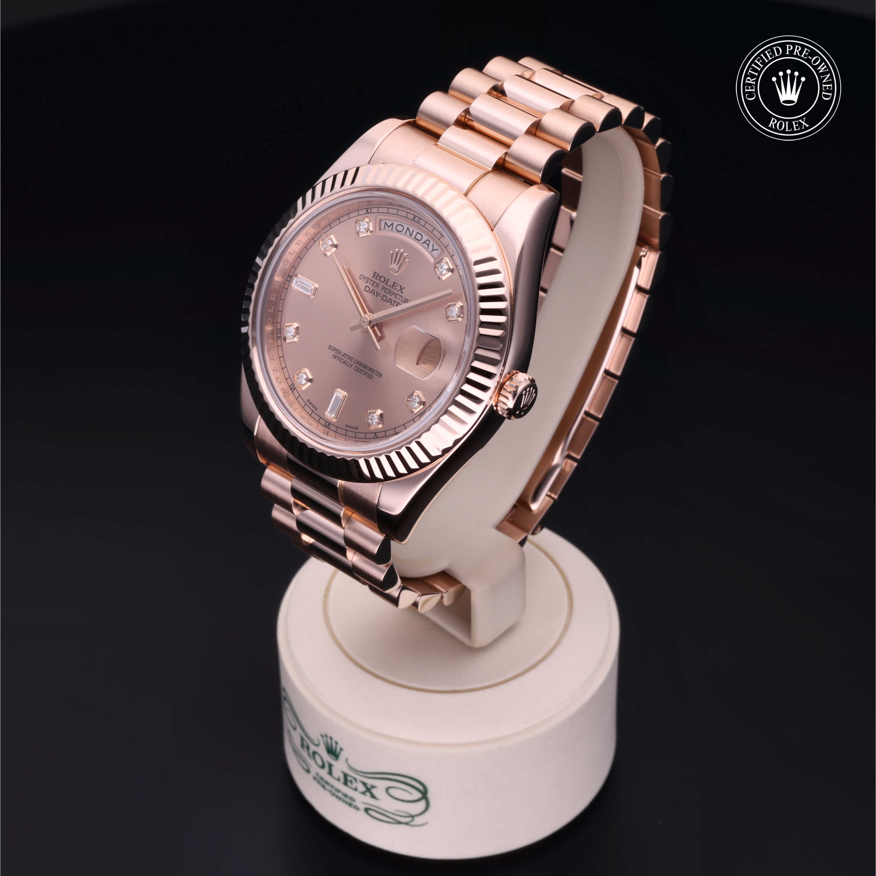 【真作】掛軸　冬之白兎　精密描写　名品　合箱入　O120 Pre-Owned Rolex Day-Date II (218235)