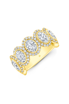 Oval Cut Diamond Halo Band in Yellow Gold