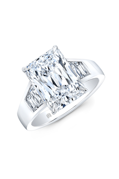Radiant cut Diamond 3-Stone Ring in Platinum