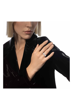 Move Noa Pav&eacute; Ring in White Gold Size 55