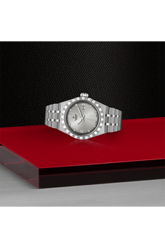 TUDOR Royal