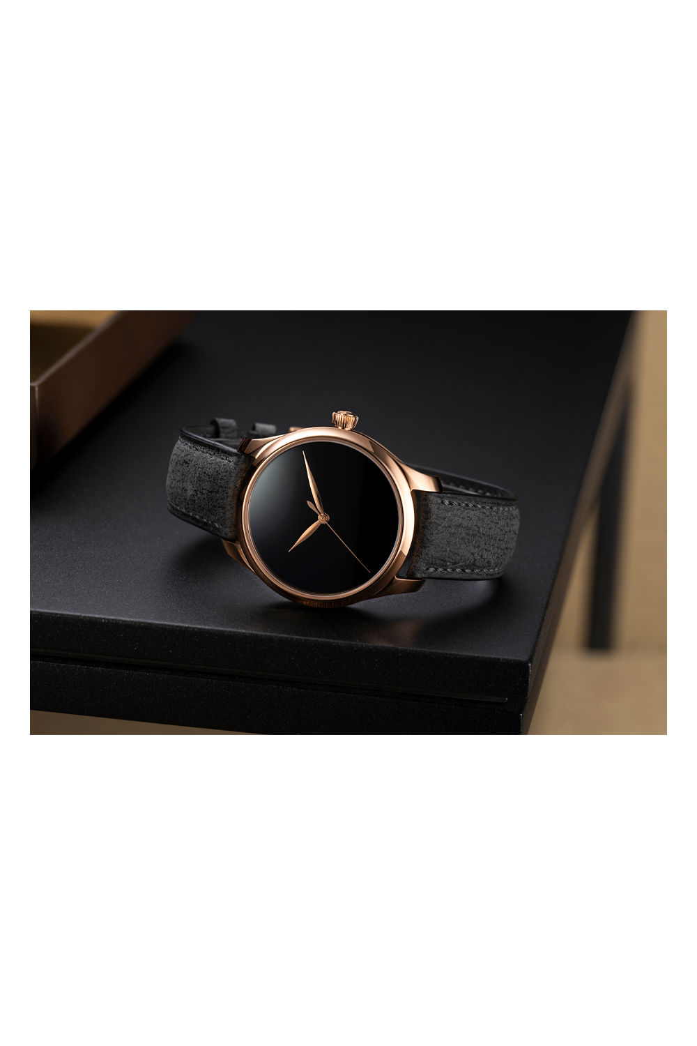 H. Moser & Cie. Endeavour Centre Seconds Vantablack (1200-0412)