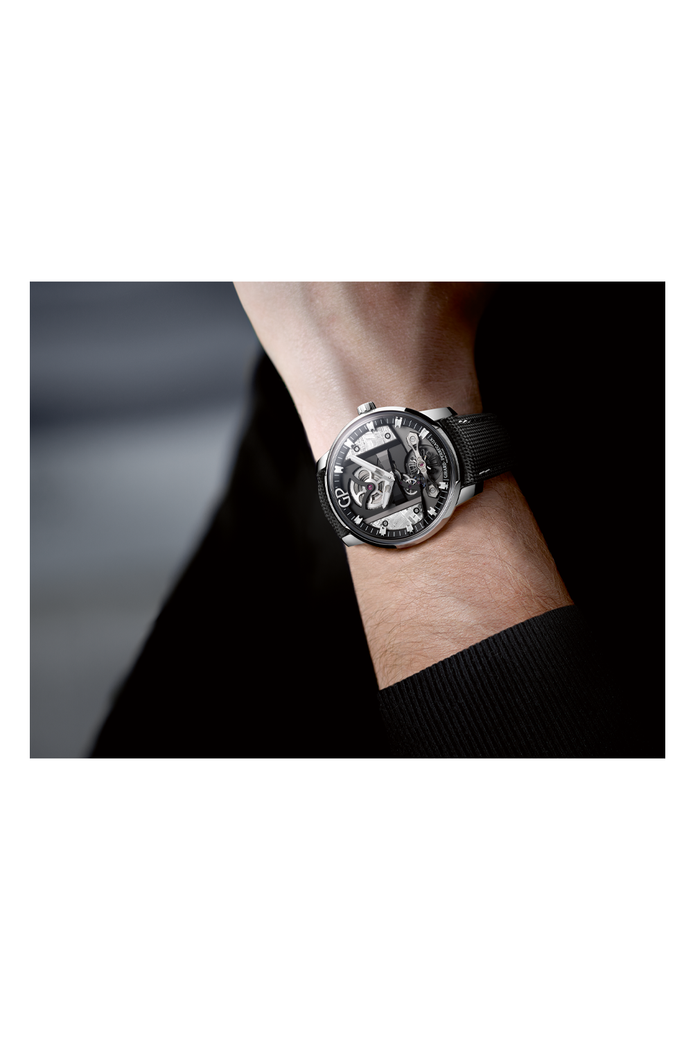 Girard-Perregaux Free Bridge Meteorite (82000-11-32595CX)