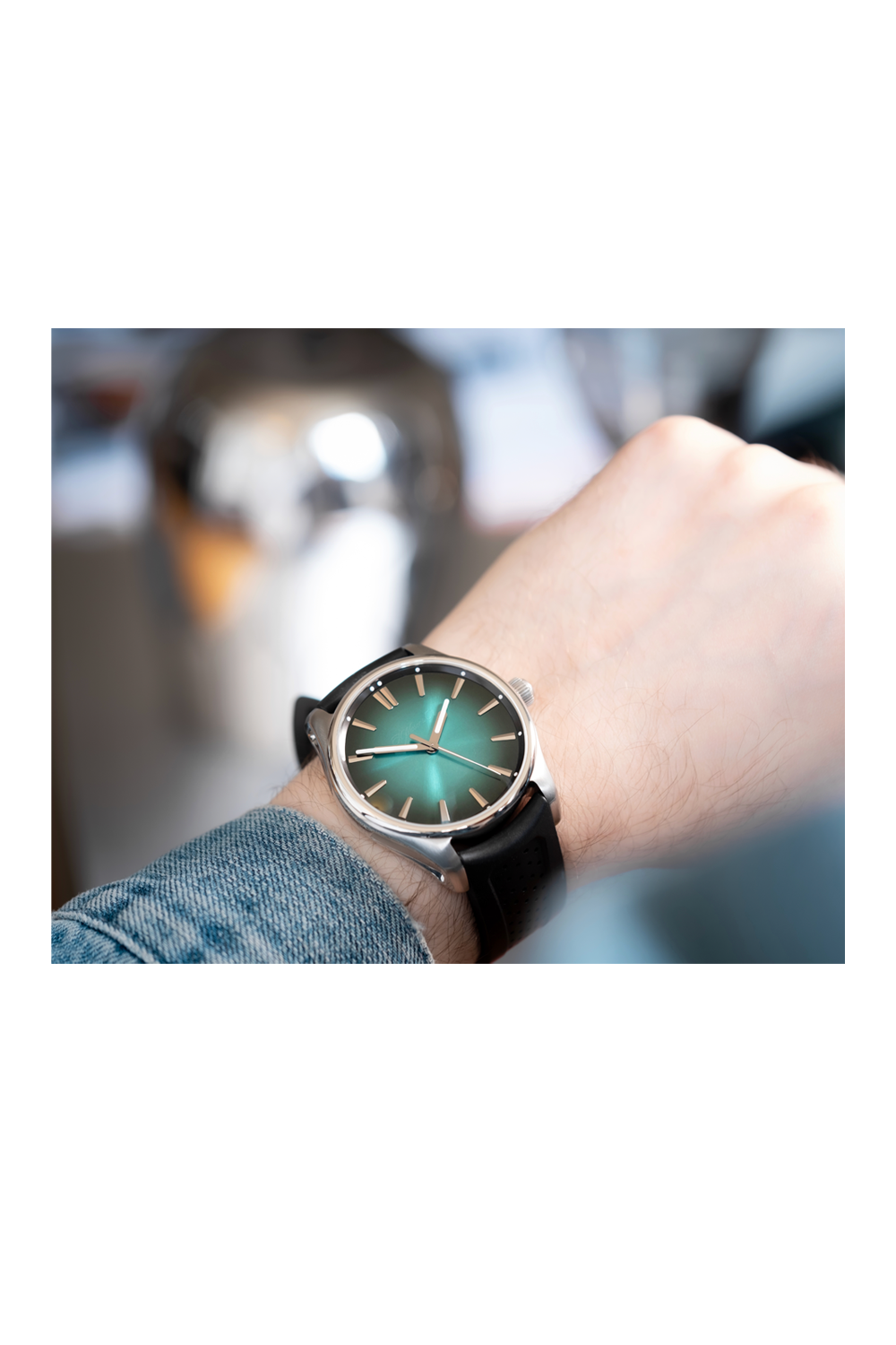 3200-1214-h-moser-cie-pioneer-