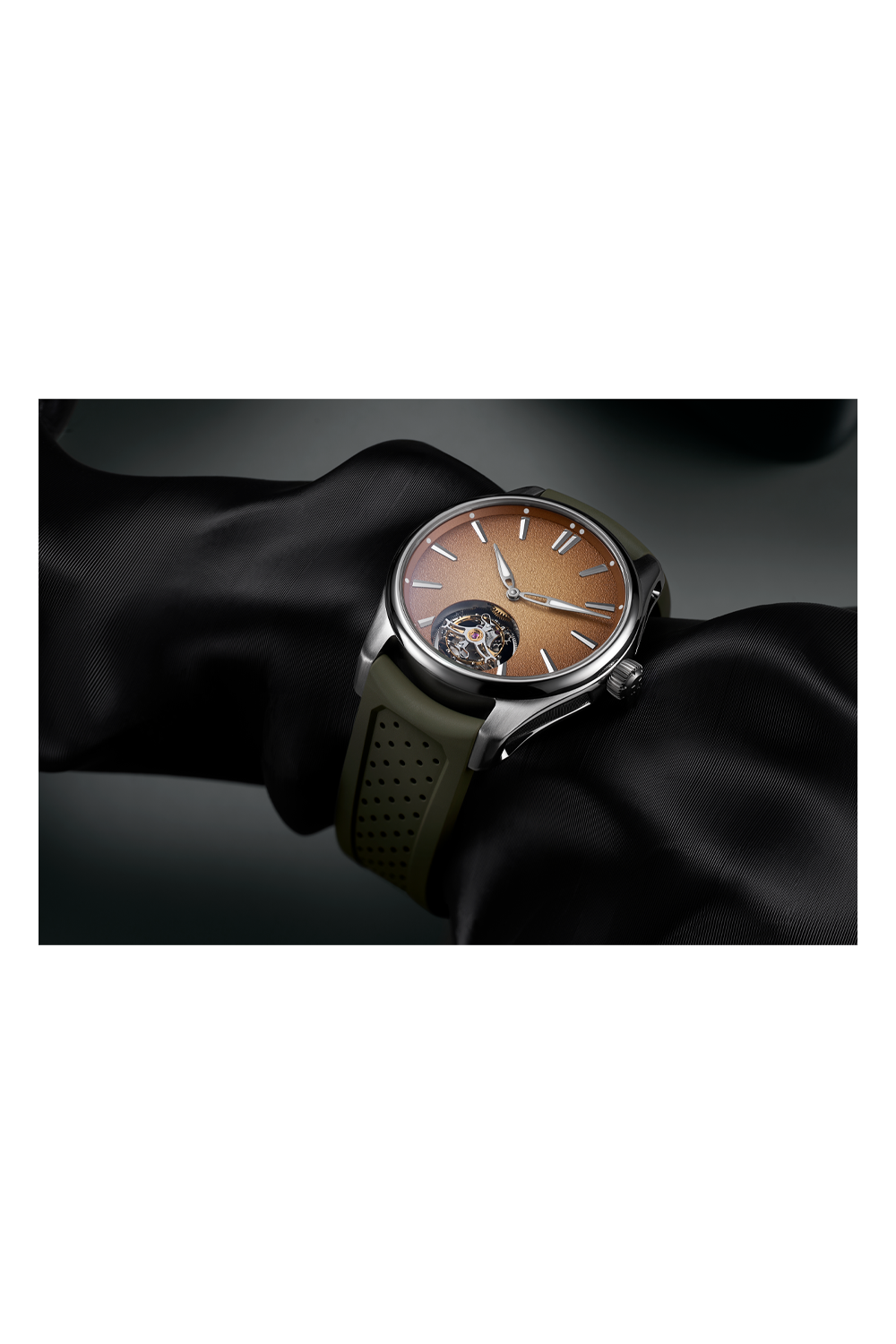 H. Moser & Cie. Pioneer Tourbillon Amber Sand - Bucherer Exclusive