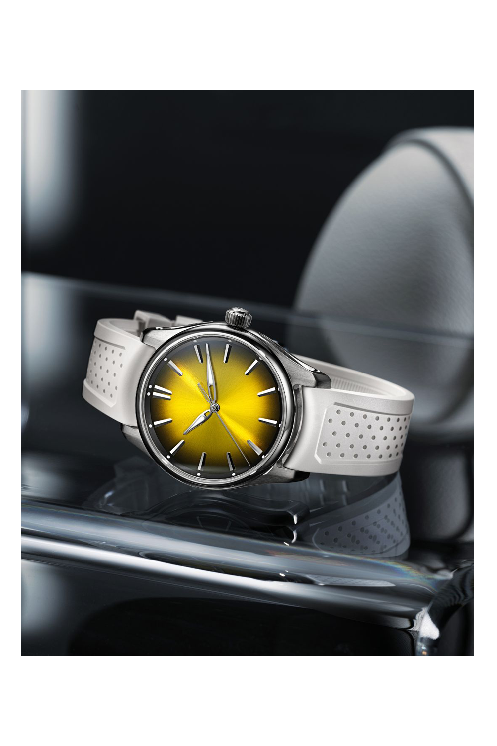 H. Moser & Cie. Pioneer Centre Seconds Sunny-Side Up (3201-1200)